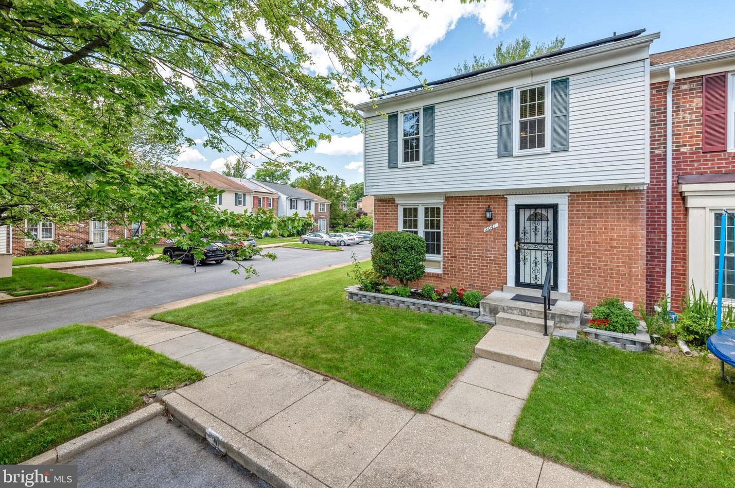 2041 Featherwood St, Silver Spring, MD 20904-6645