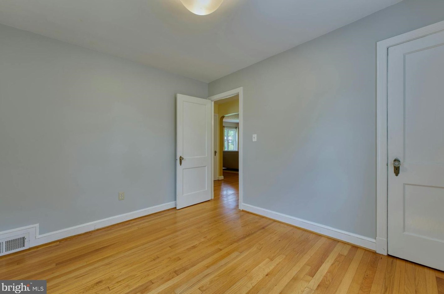 9925 Markham St, Silver Spring MD 20901-2233 exterior