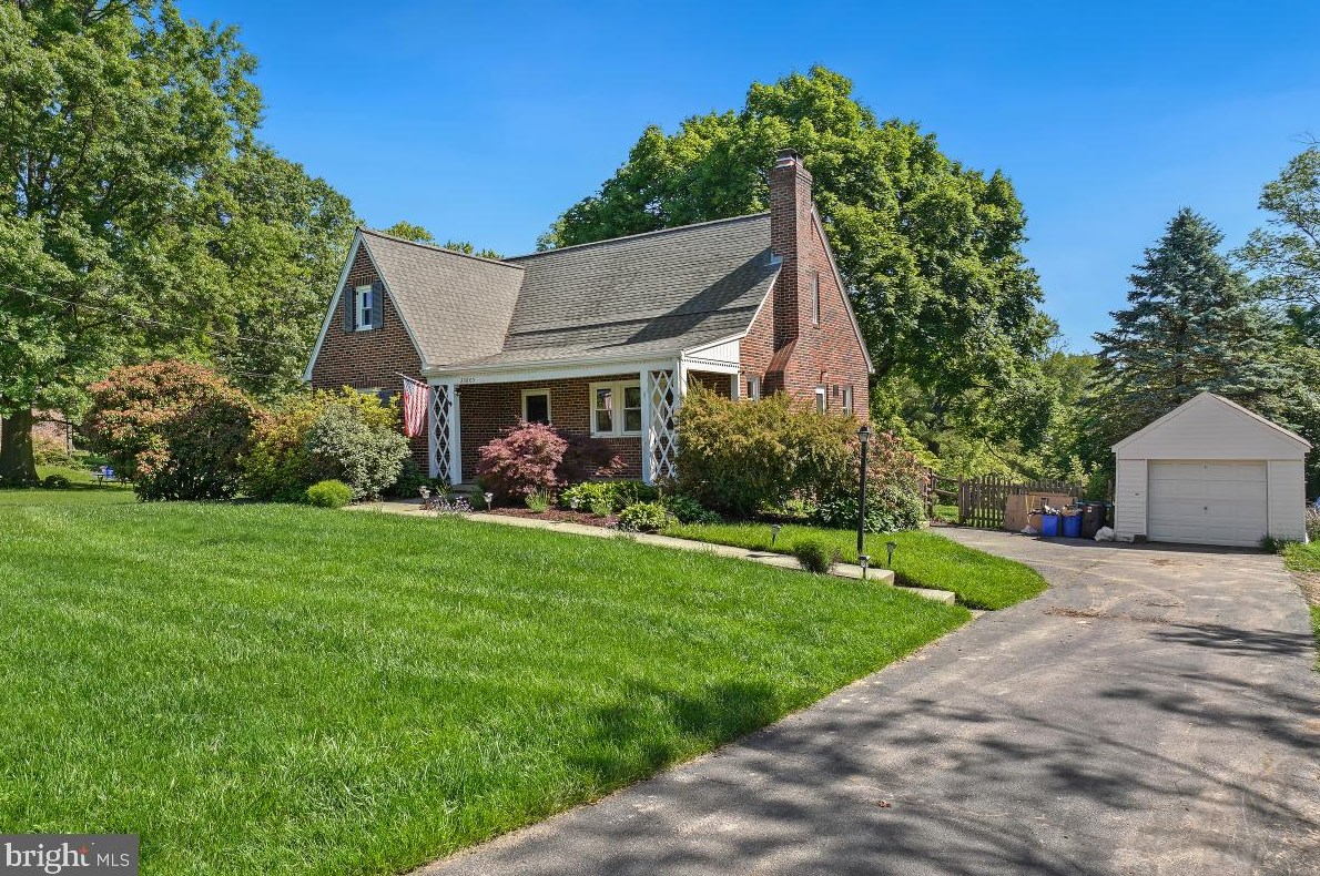 23805 Woodfield Rd, Gaithersburg, MD 20882