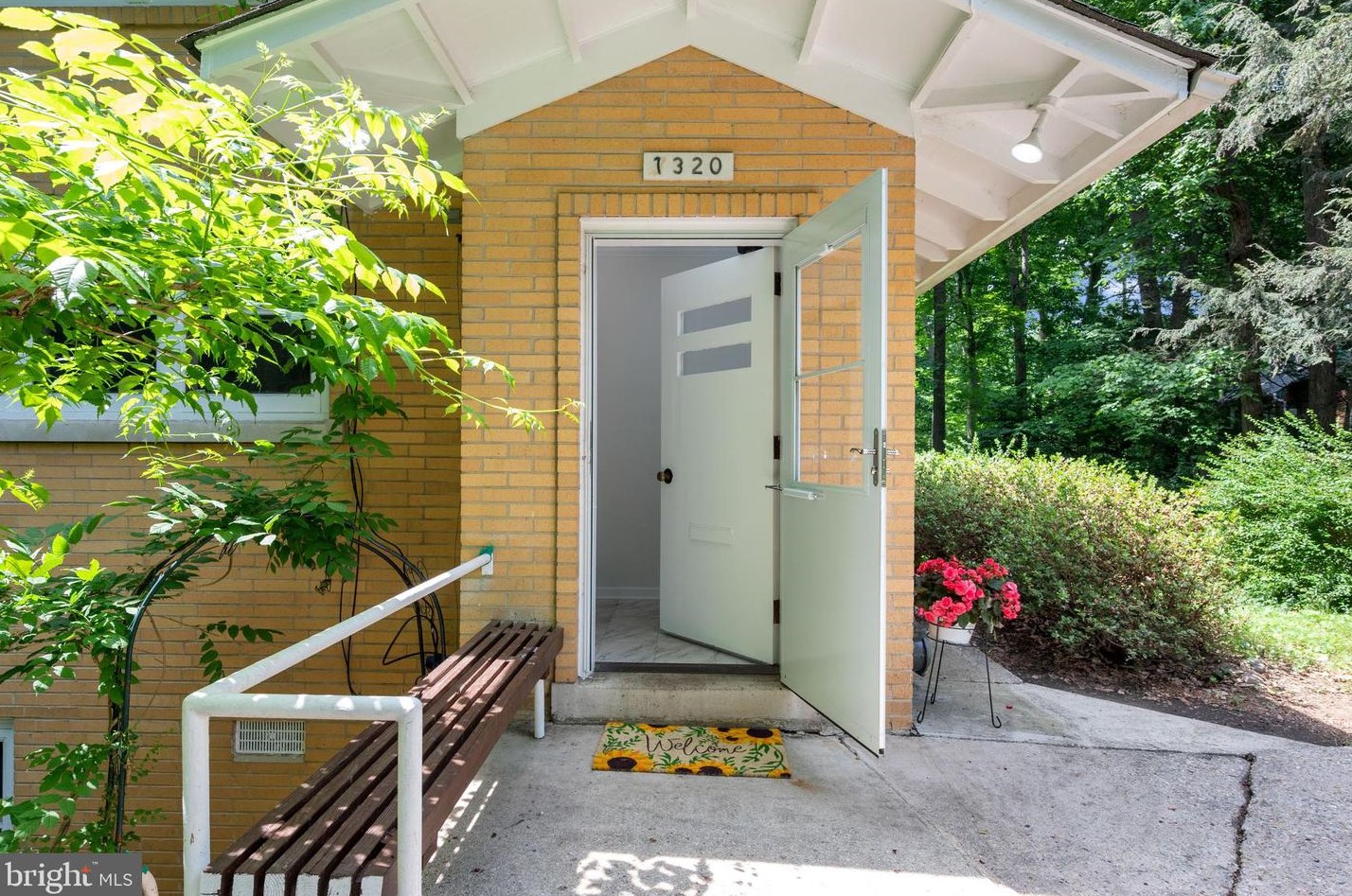 7320 Glenside Dr, Silver Spring MD 20912-7327 exterior