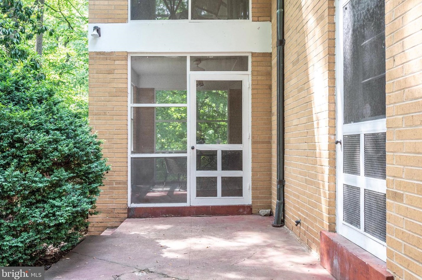 7320 Glenside Dr, Silver Spring MD 20912-7327 exterior