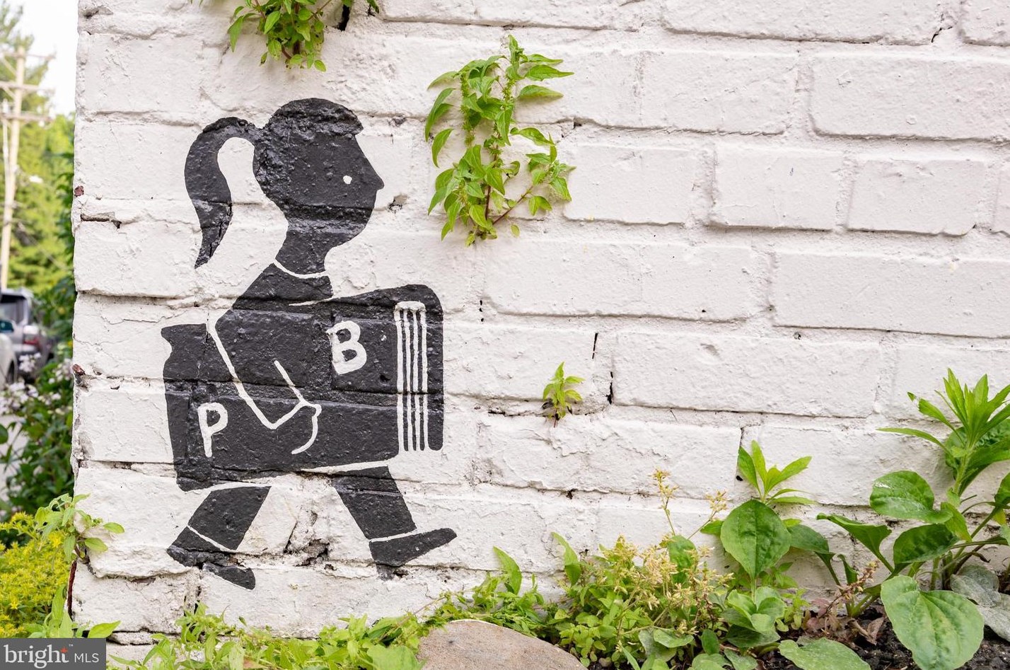 7320 Glenside Dr, Silver Spring MD 20912-7327 exterior