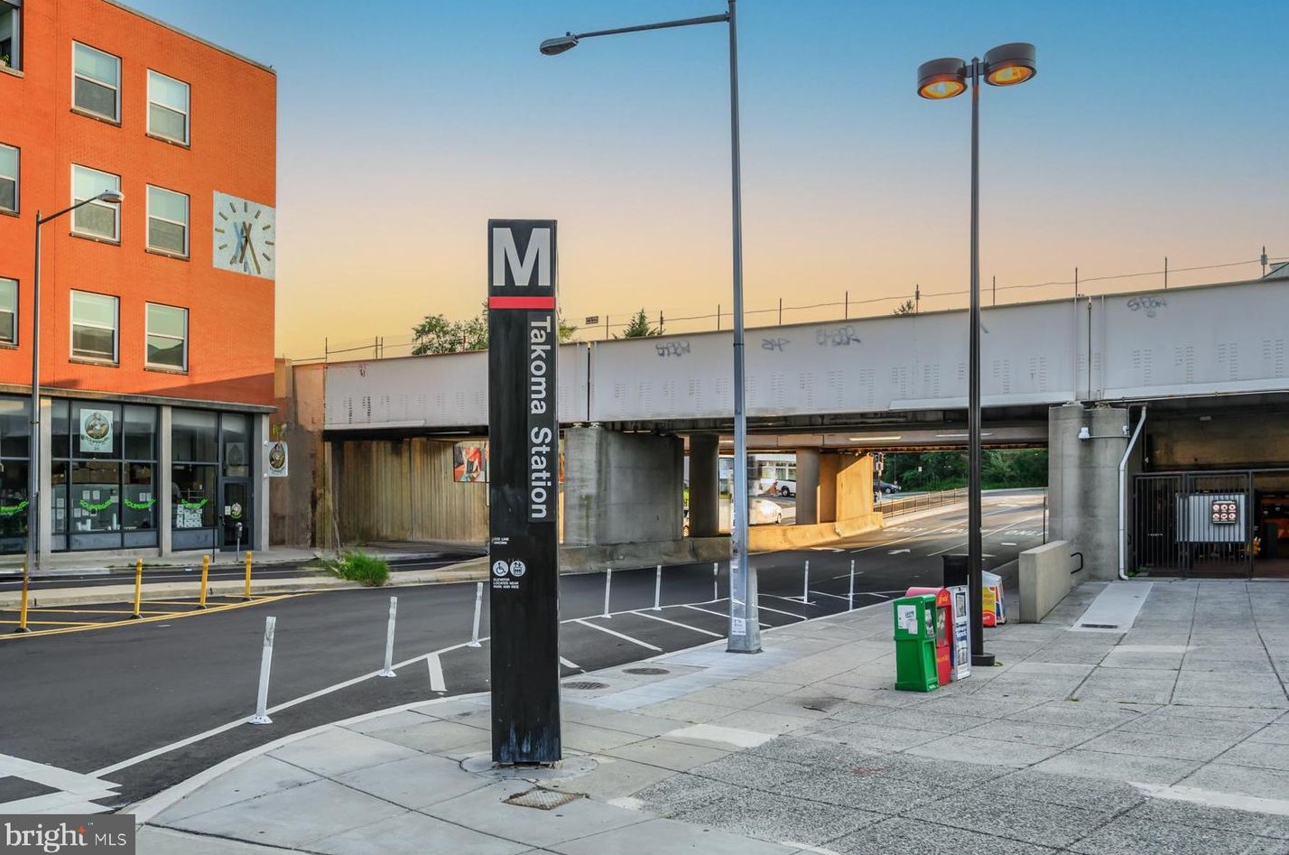 7320 Glenside Dr, Silver Spring MD 20912-7327 exterior