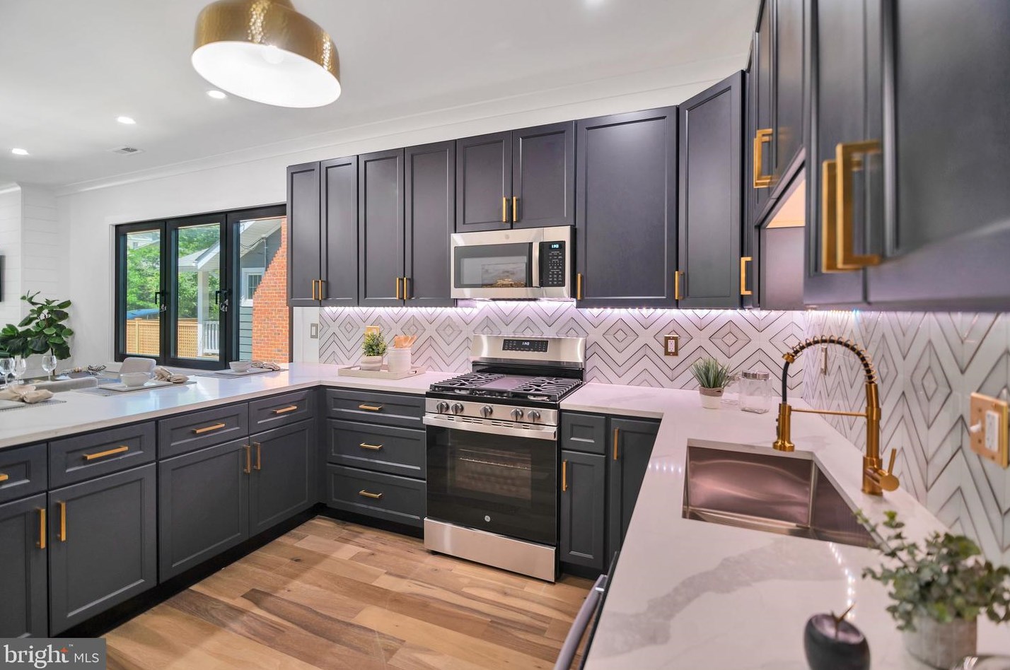 6725 Eastern Ave, Silver Spring MD  20912-4425 exterior