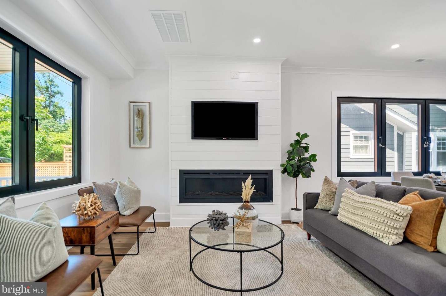 6725 Eastern Ave, Silver Spring MD  20912-4425 exterior