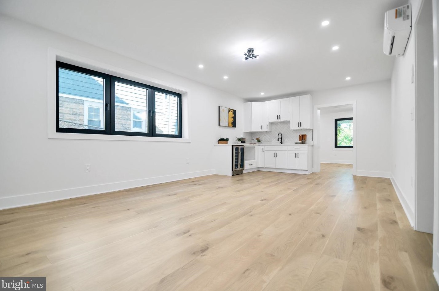 6725 Eastern Ave, Silver Spring MD  20912-4425 exterior