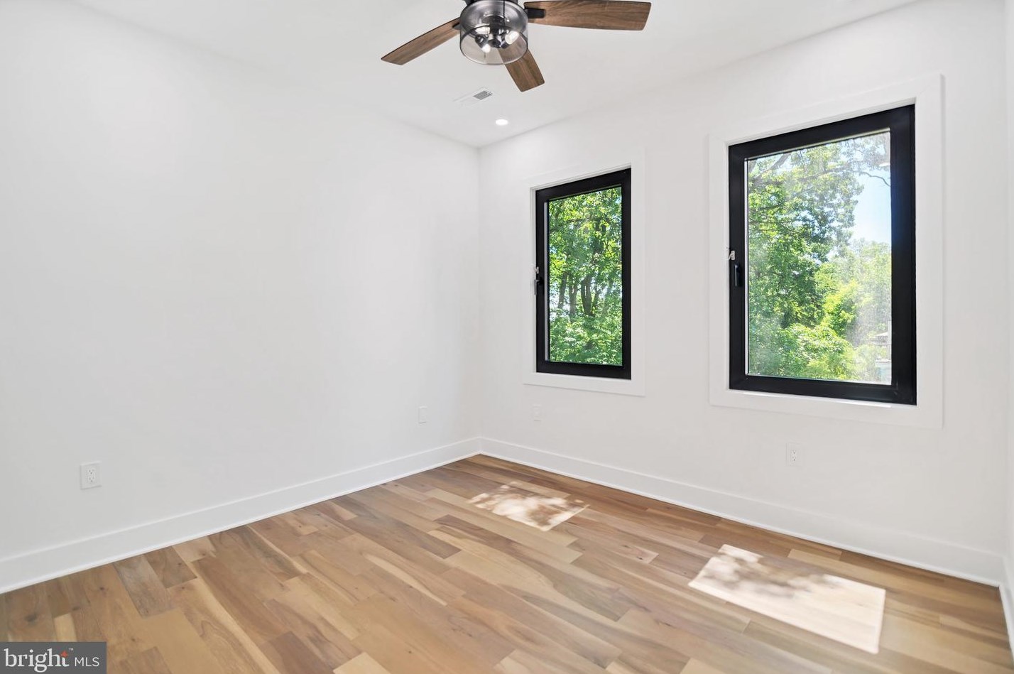 6725 Eastern Ave, Silver Spring MD  20912-4425 exterior