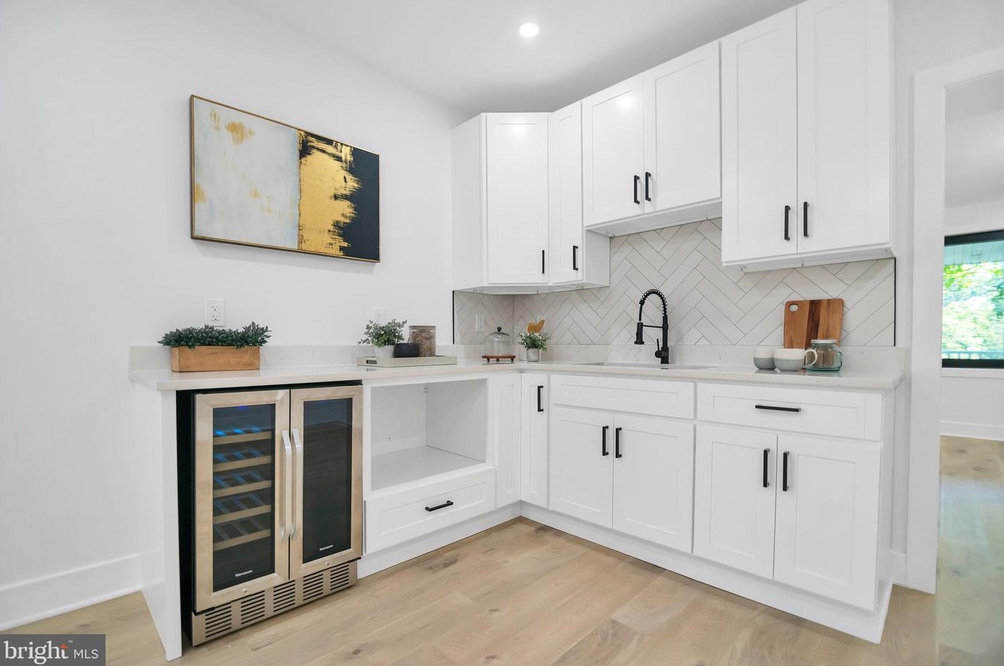 6725 Eastern Ave, Silver Spring MD  20912-4425 exterior