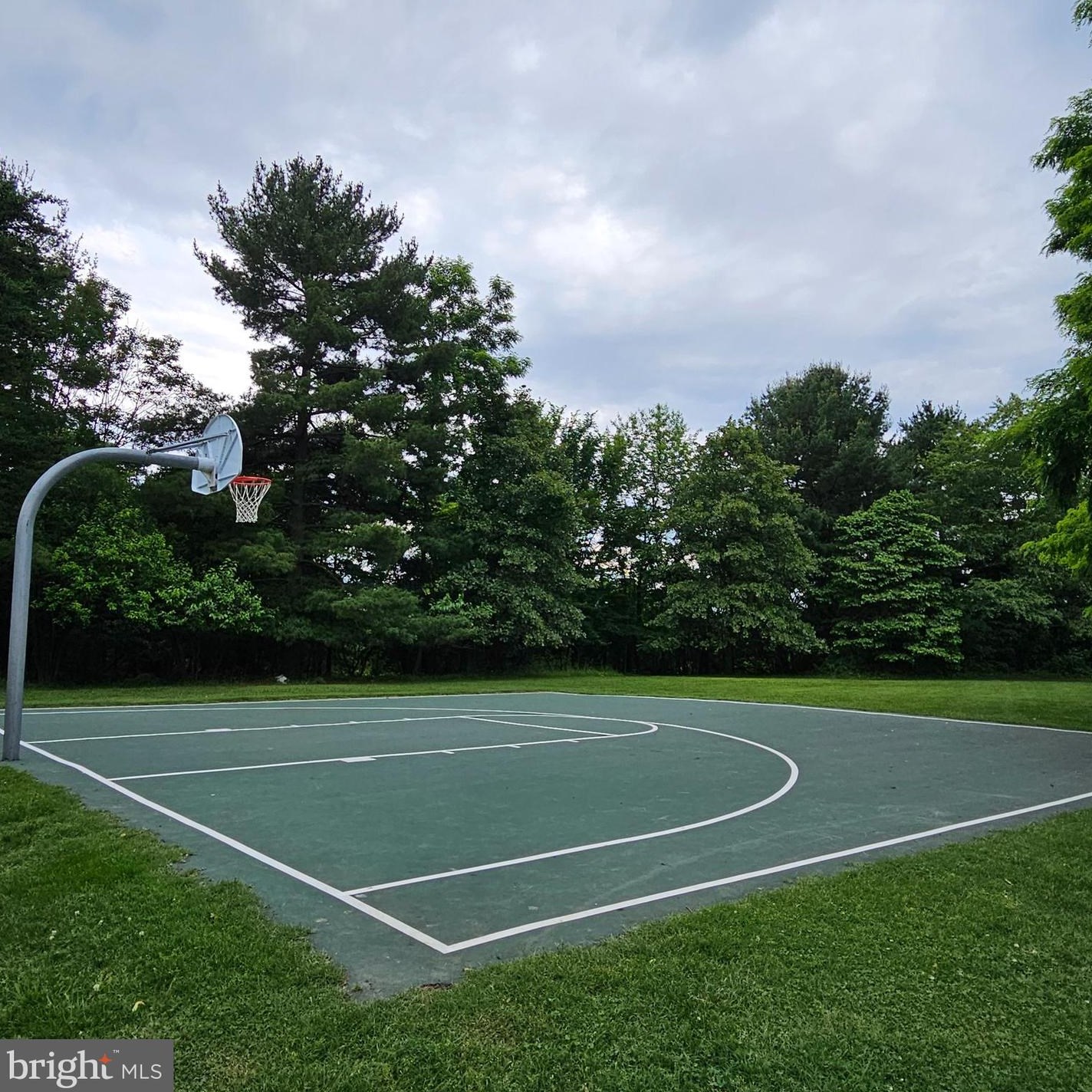 41 Orch Dr, Gaithersburg MD 20878-2222 exterior