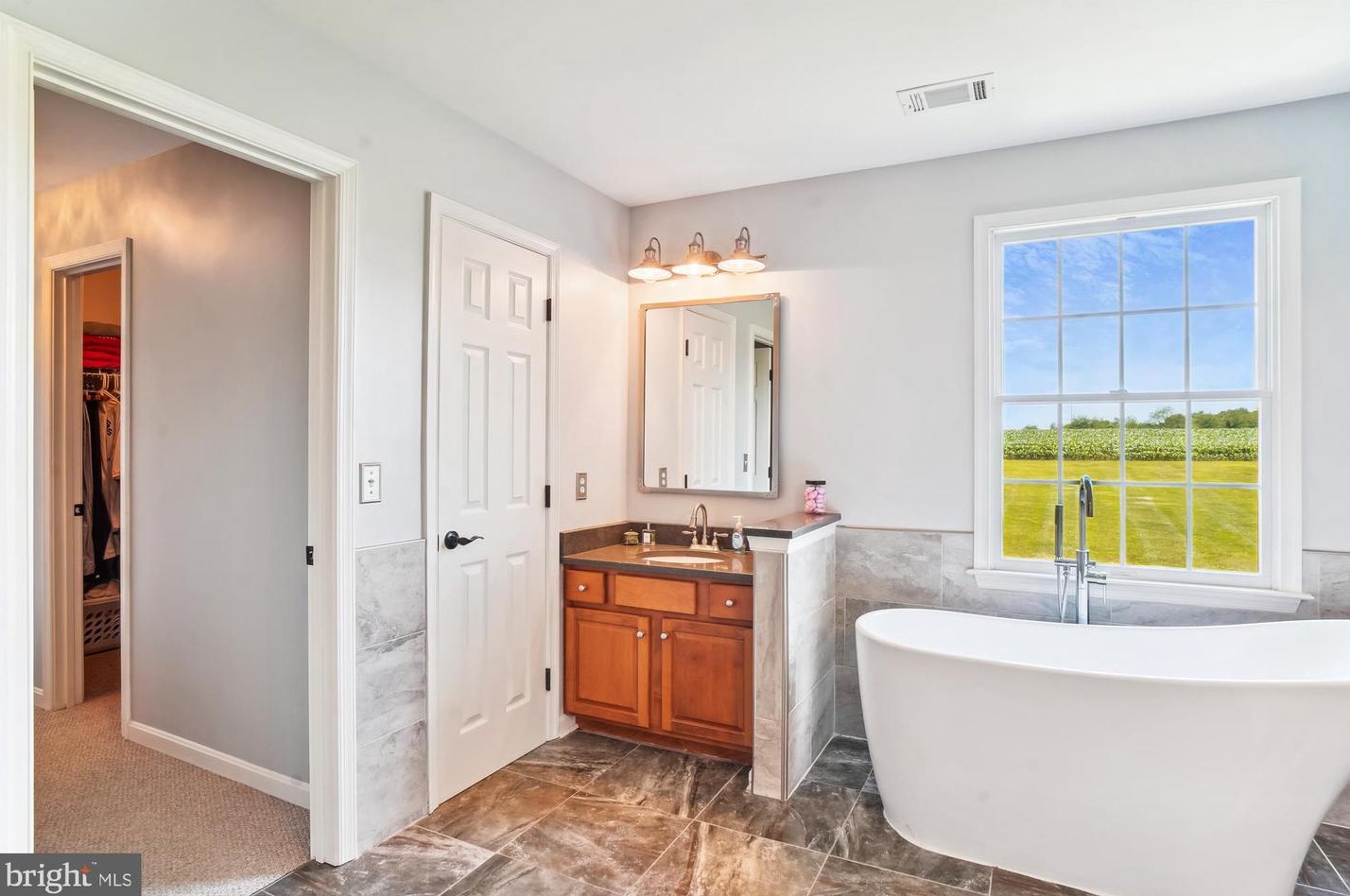 7421 Damascus Rd, Gaithersburg MD  20882-3301 exterior