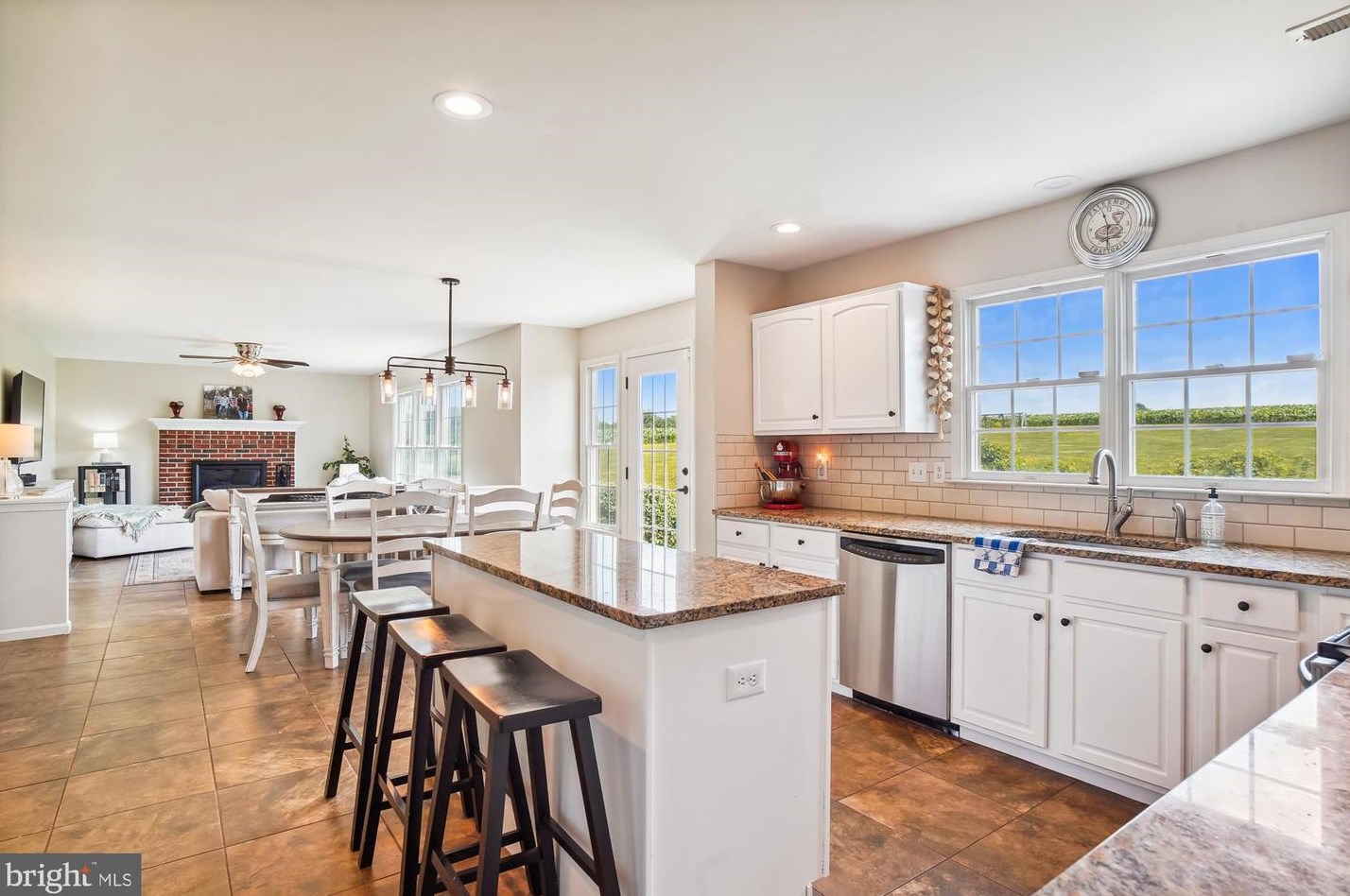 7421 Damascus Rd, Gaithersburg MD  20882-3301 exterior