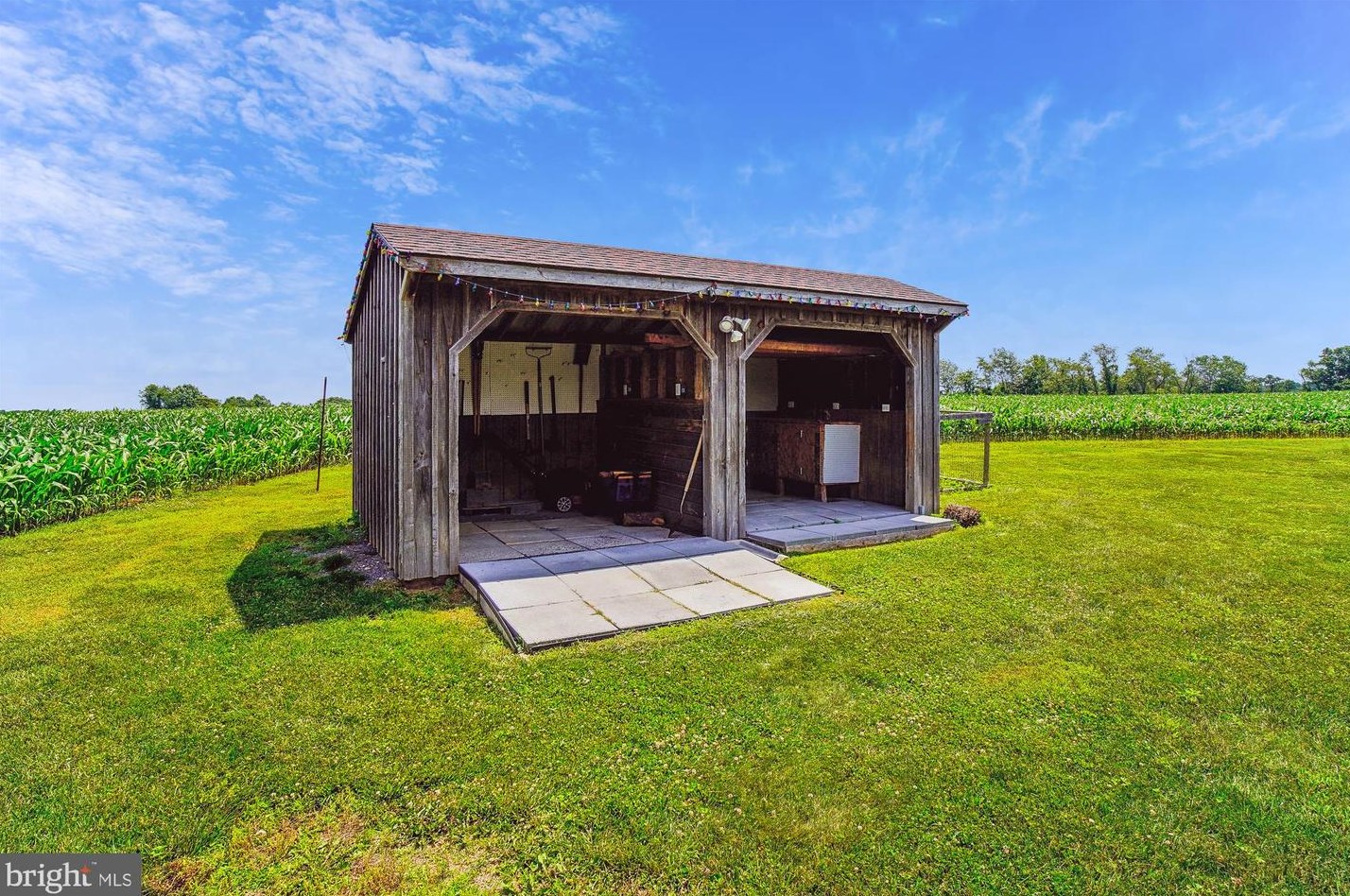 7421 Damascus Rd, Gaithersburg MD  20882-3301 exterior