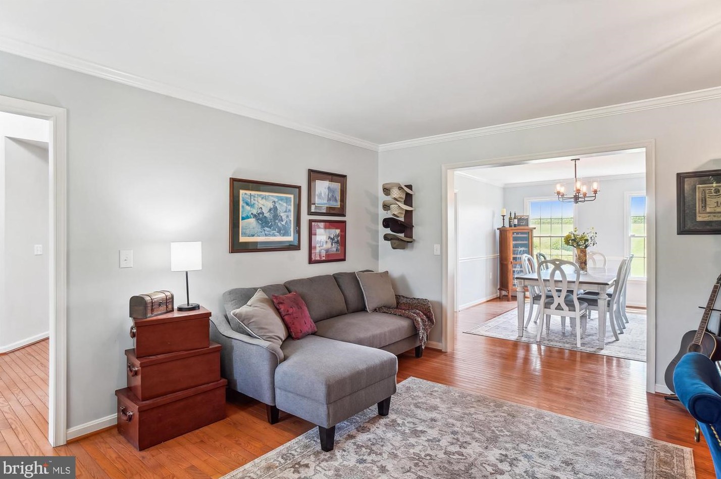 7421 Damascus Rd, Gaithersburg MD  20882-3301 exterior