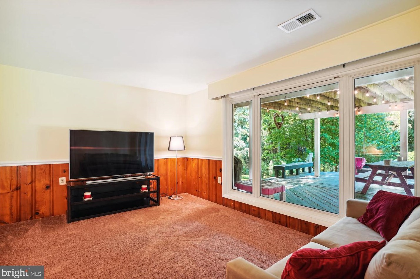 1213 Ednor Rd, Silver Spring MD 20905-5136 exterior