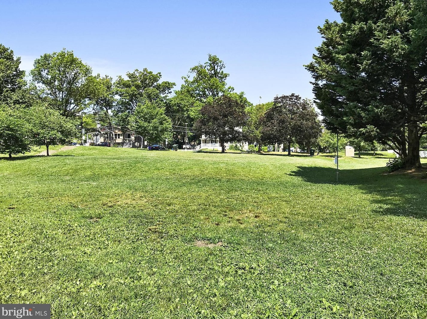 1213 Ednor Rd, Silver Spring MD 20905-5136 exterior