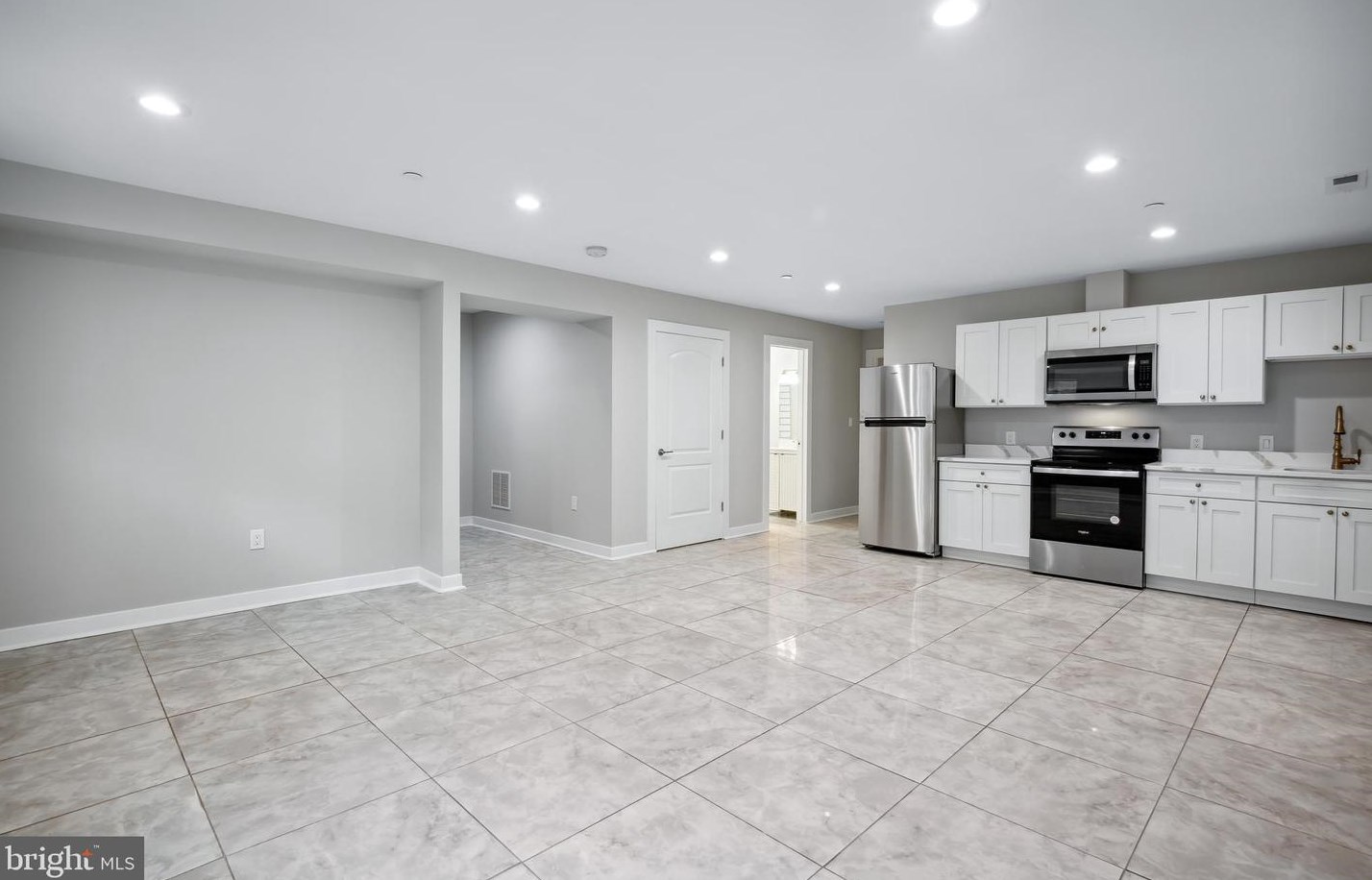 7316 New Hampshire Ave, Silver Spring MD 20905-5625 exterior