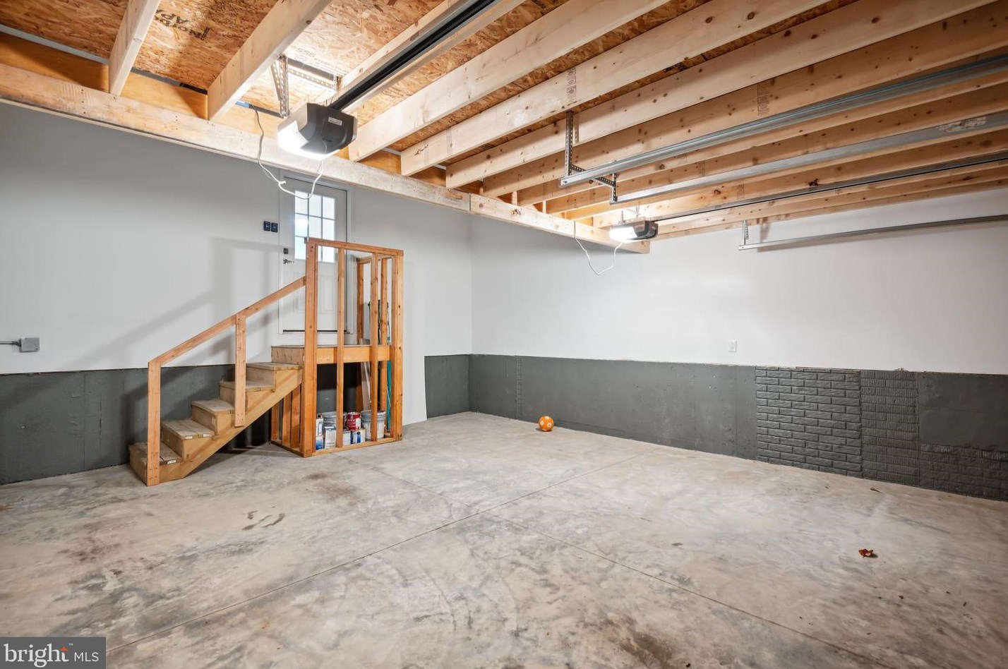 7316 New Hampshire Ave, Silver Spring MD 20905-5625 exterior