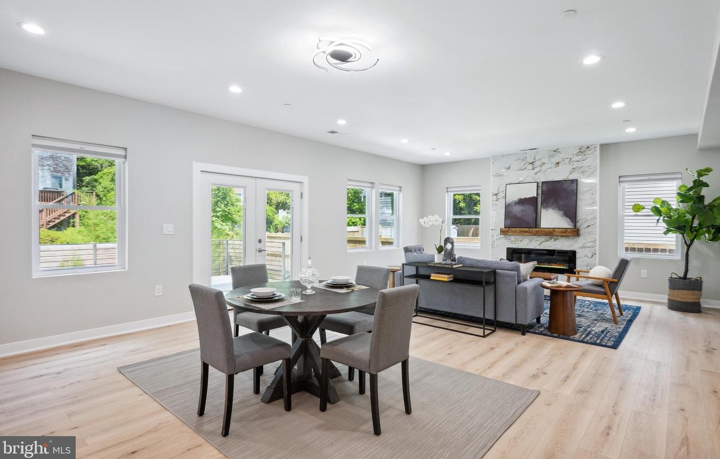 7316 New Hampshire Ave, Silver Spring MD 20905-5625 exterior