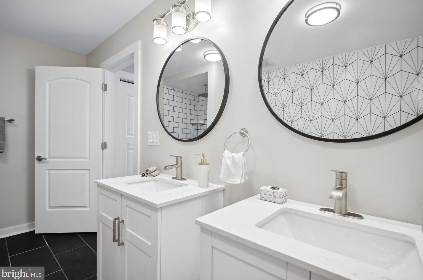 7316 New Hampshire Ave, Silver Spring MD 20905-5625 exterior