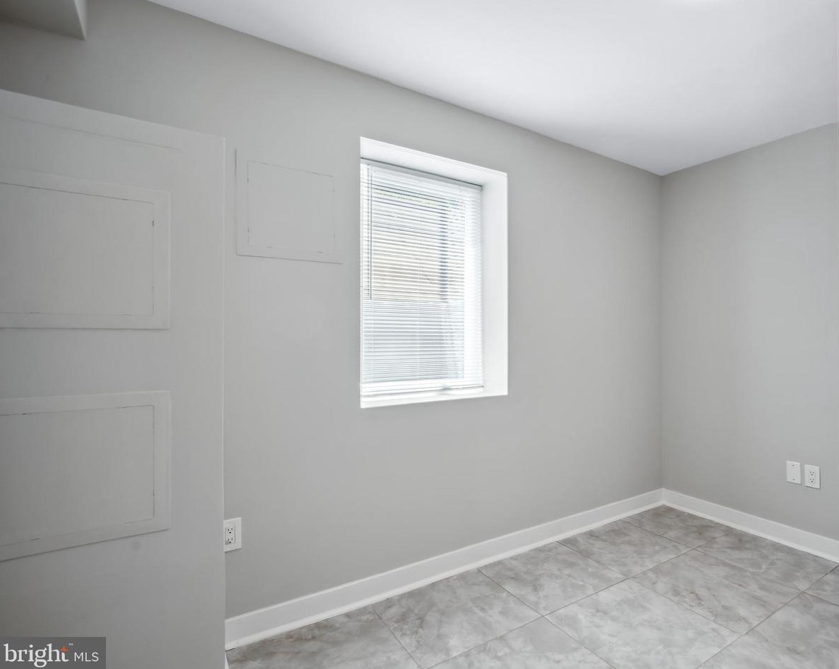 7316 New Hampshire Ave, Silver Spring MD 20905-5625 exterior