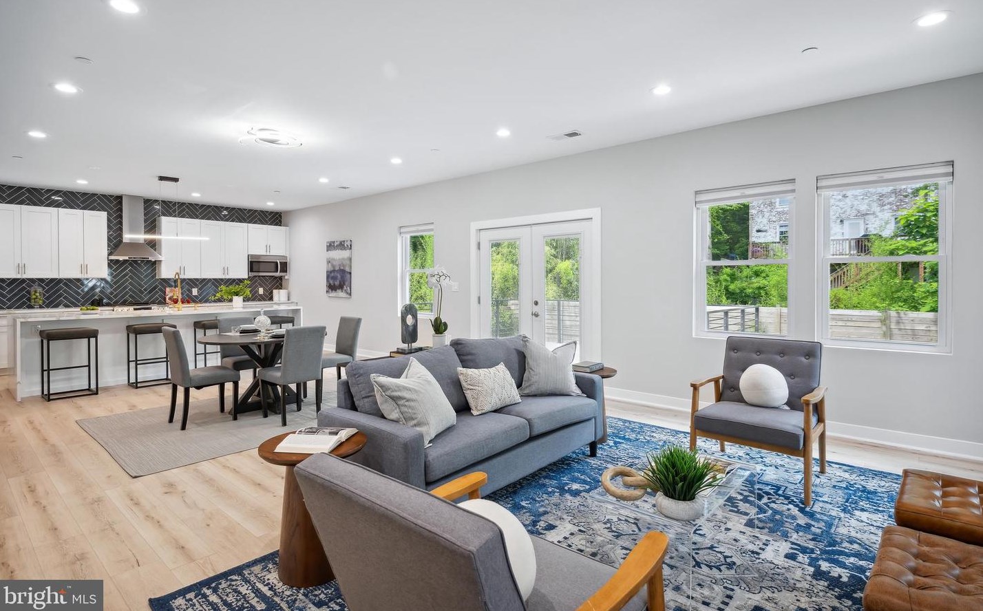 7316 New Hampshire Ave, Silver Spring MD 20905-5625 exterior