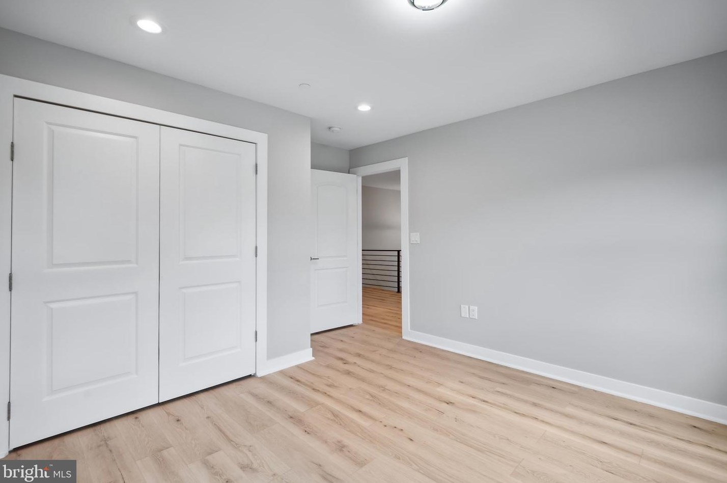 7316 New Hampshire Ave, Silver Spring MD 20905-5625 exterior