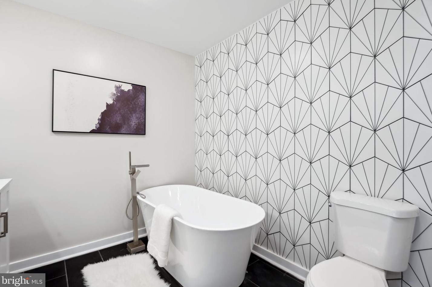 7316 New Hampshire Ave, Silver Spring MD 20905-5625 exterior