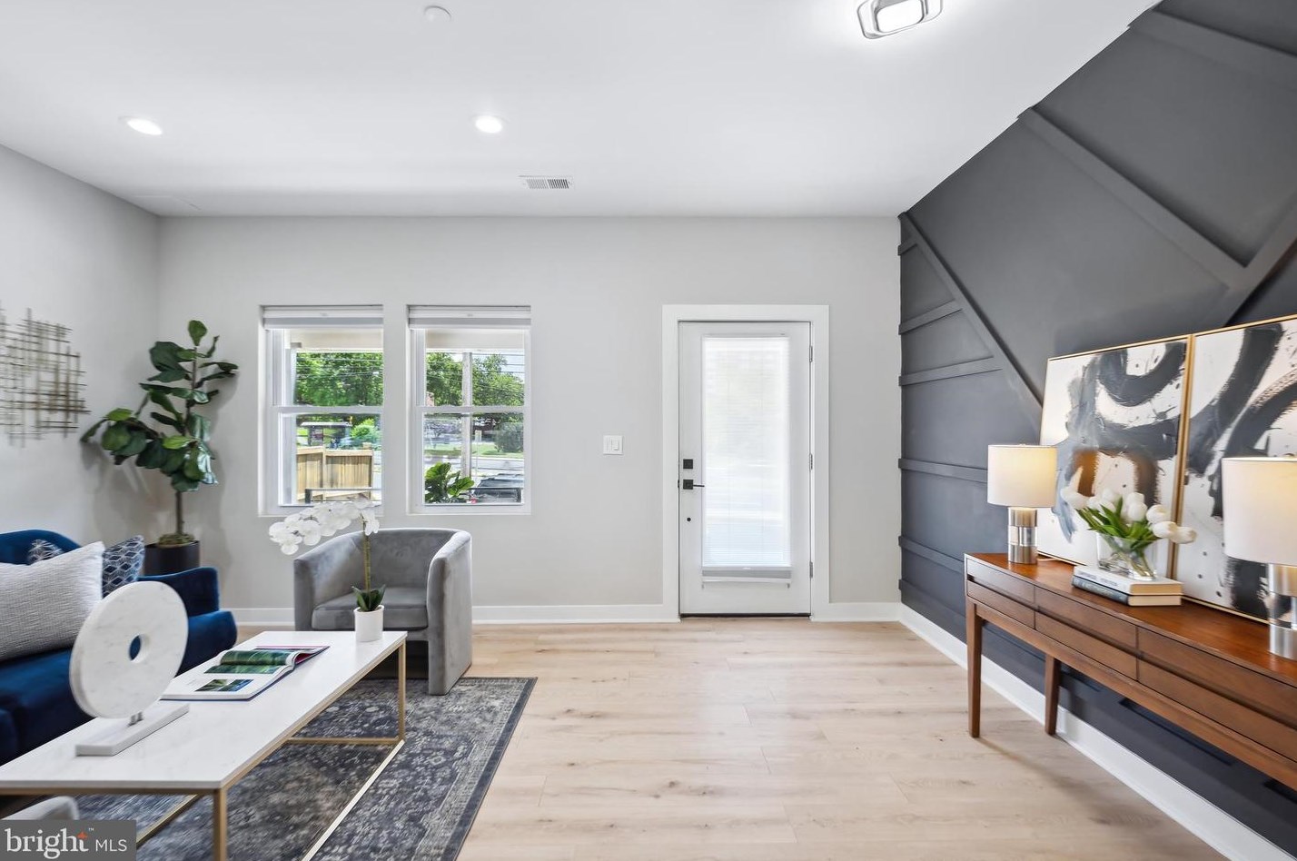 7316 New Hampshire Ave, Silver Spring MD 20905-5625 exterior