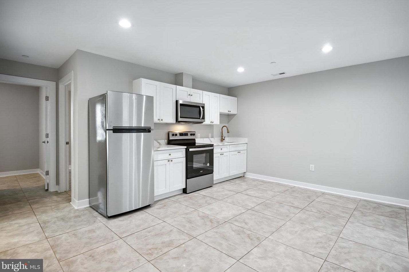 7316 New Hampshire Ave, Silver Spring MD 20905-5625 exterior