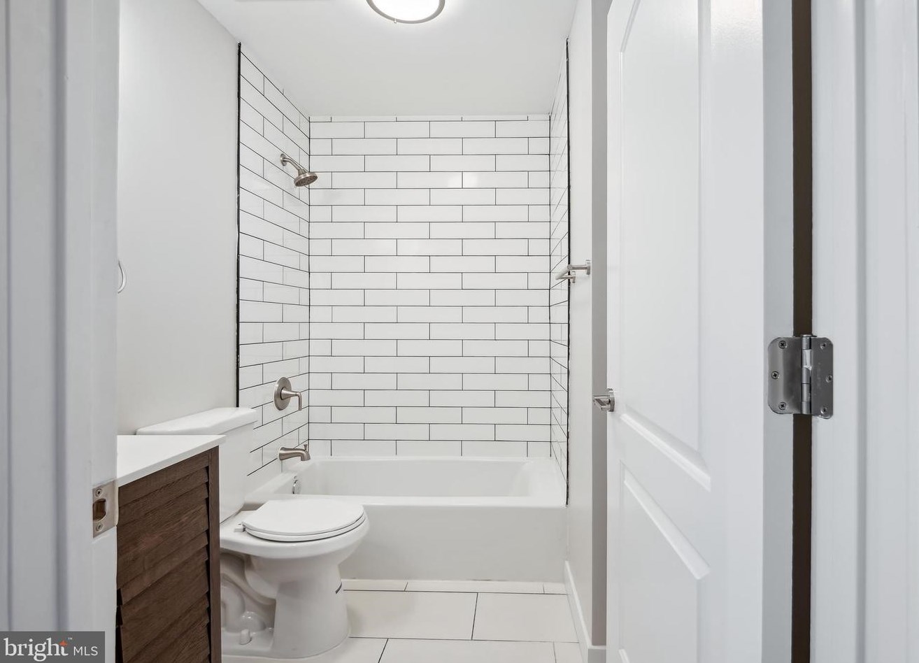 7316 New Hampshire Ave, Silver Spring MD 20905-5625 exterior