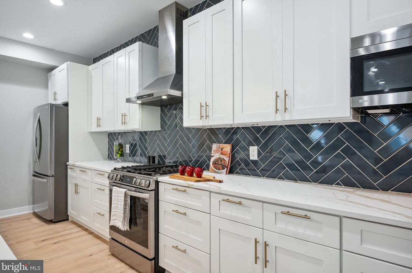 7316 New Hampshire Ave, Silver Spring MD 20905-5625 exterior