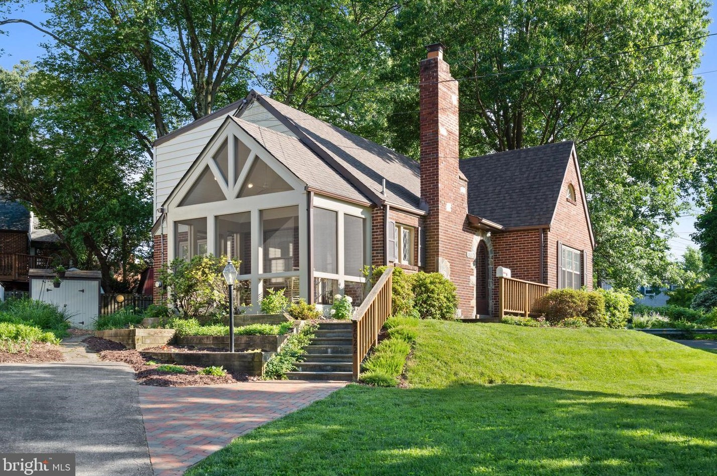 2022 Lansdowne Way, Silver Spring, MD 20910-1335