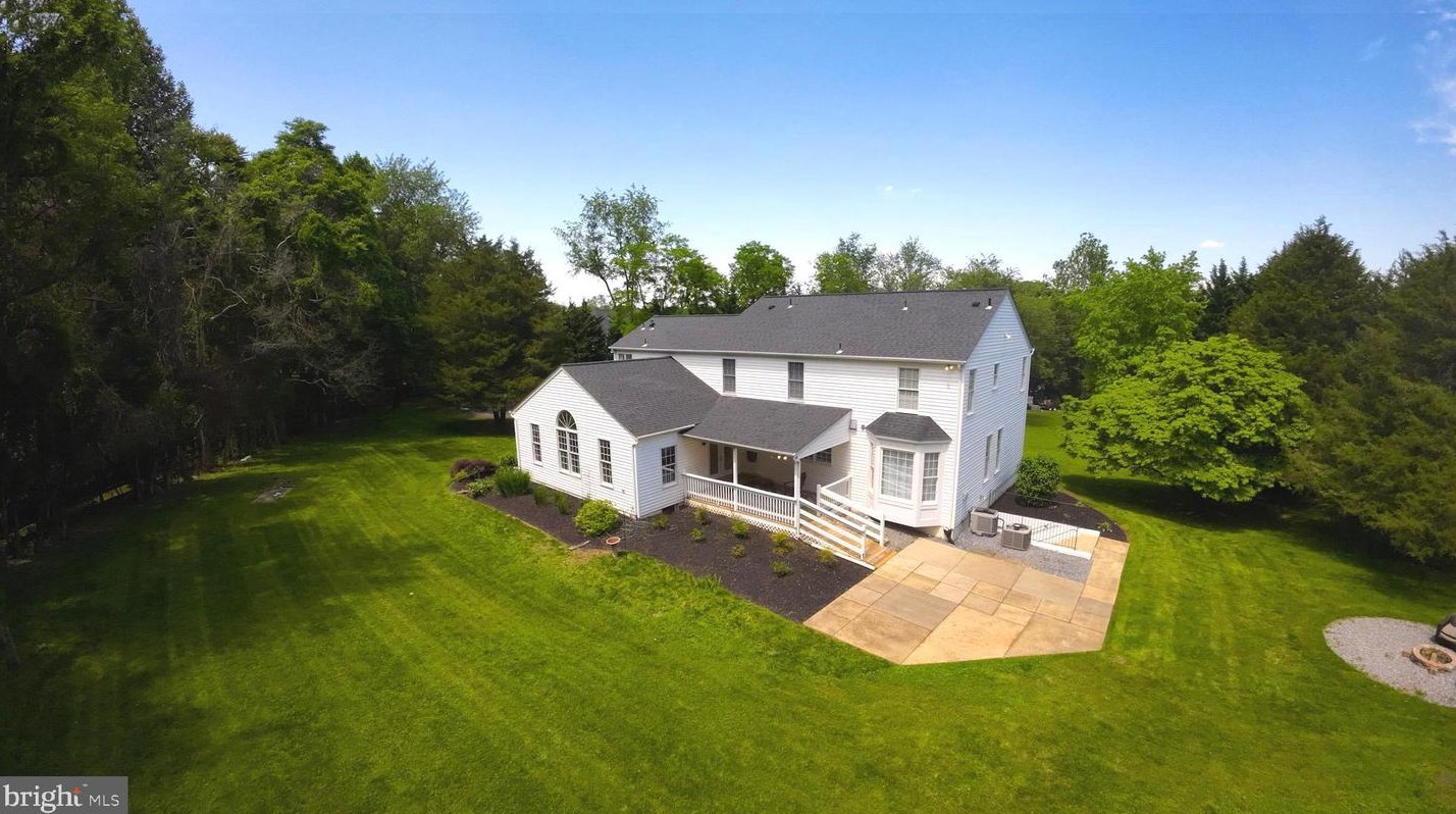 21046 Woodfield Rd, Gaithersburg MD 20882-1203 exterior