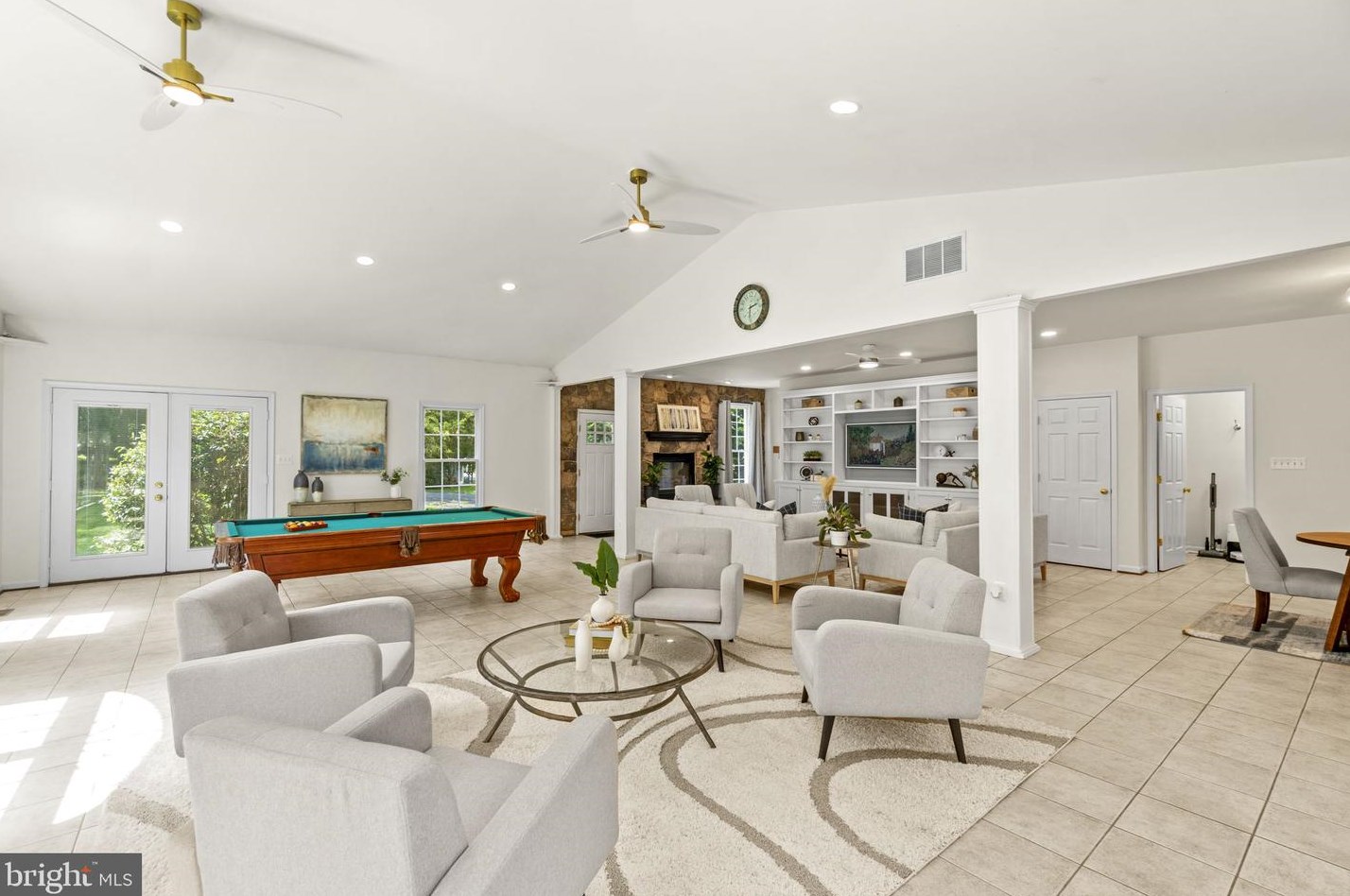 21046 Woodfield Rd, Gaithersburg MD 20882-1203 exterior