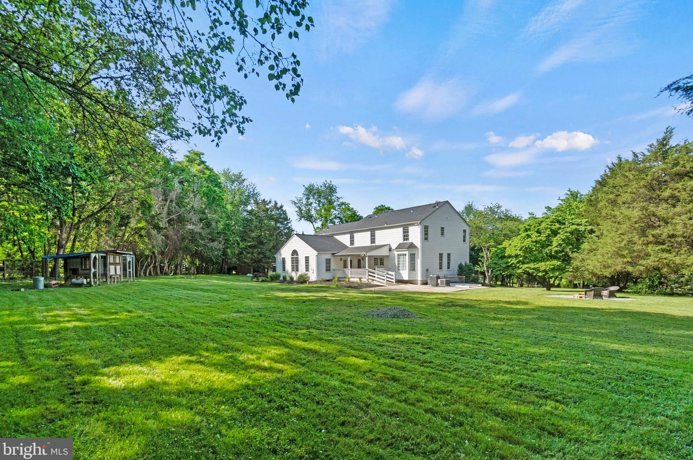 21046 Woodfield Rd, Gaithersburg MD 20882-1203 exterior