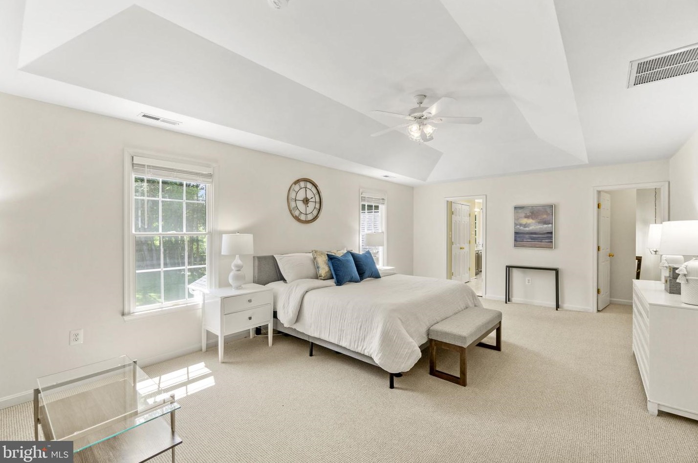 21046 Woodfield Rd, Gaithersburg MD 20882-1203 exterior