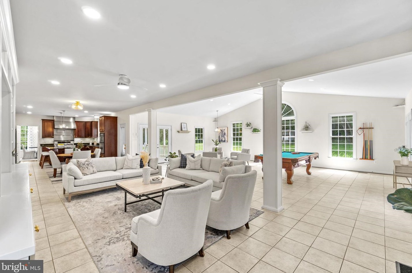 21046 Woodfield Rd, Gaithersburg MD 20882-1203 exterior