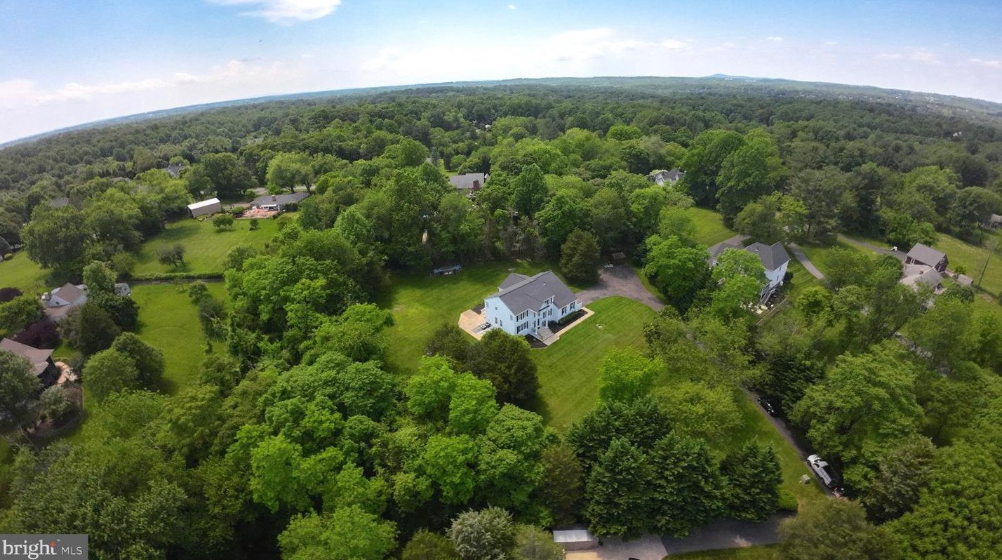 21046 Woodfield Rd, Gaithersburg MD 20882-1203 exterior