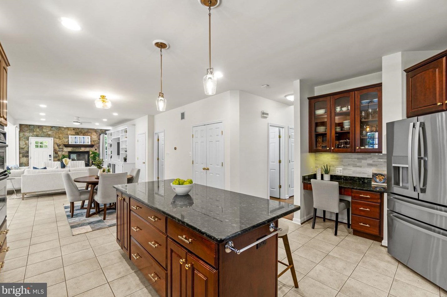 21046 Woodfield Rd, Gaithersburg MD 20882-1203 exterior