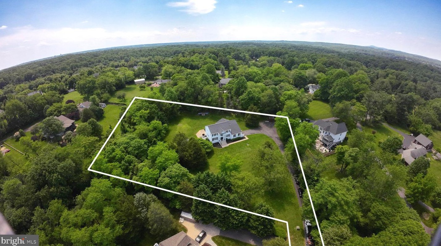 21046 Woodfield Rd, Gaithersburg MD 20882-1203 exterior