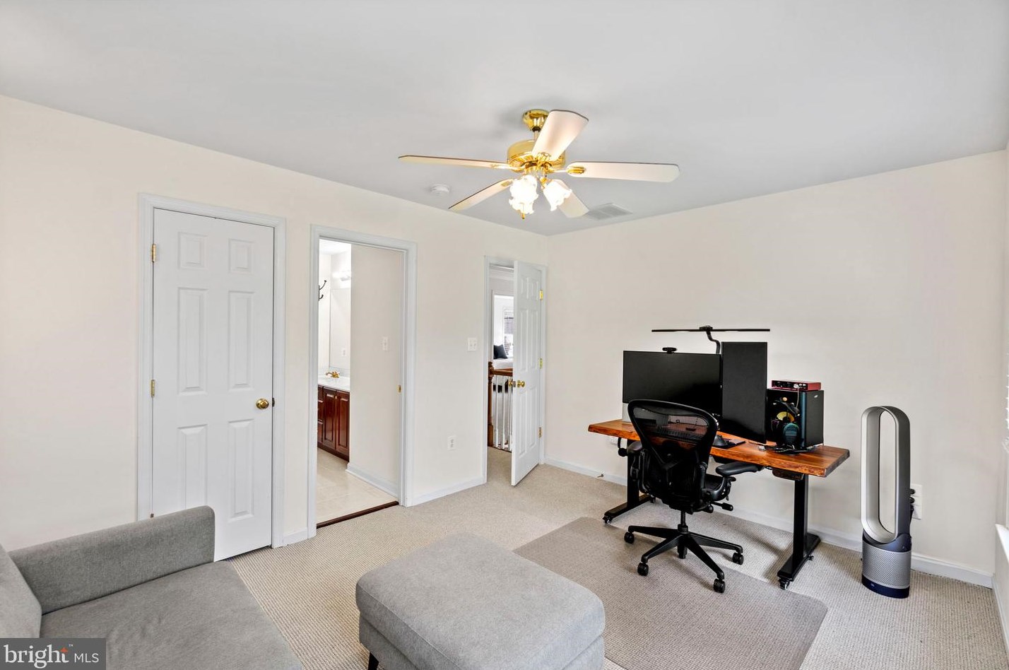 21046 Woodfield Rd, Gaithersburg MD 20882-1203 exterior