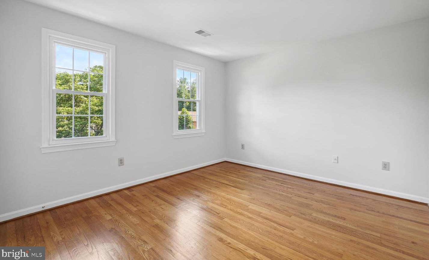 9813 Korman Ct, Rockville MD 20854-2042 exterior