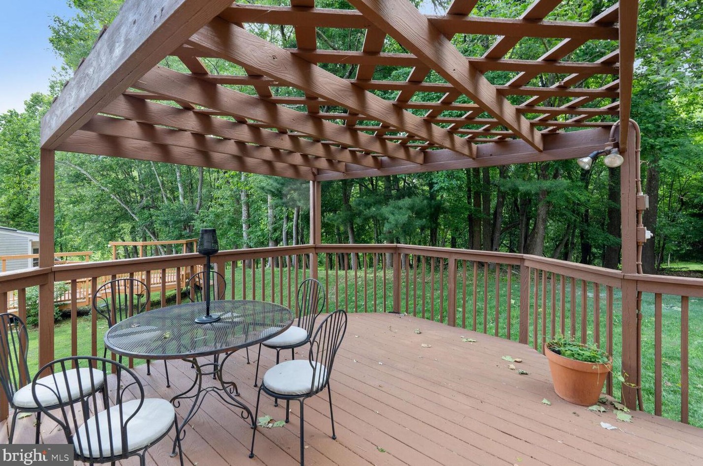 9813 Korman Ct, Rockville MD 20854-2042 exterior