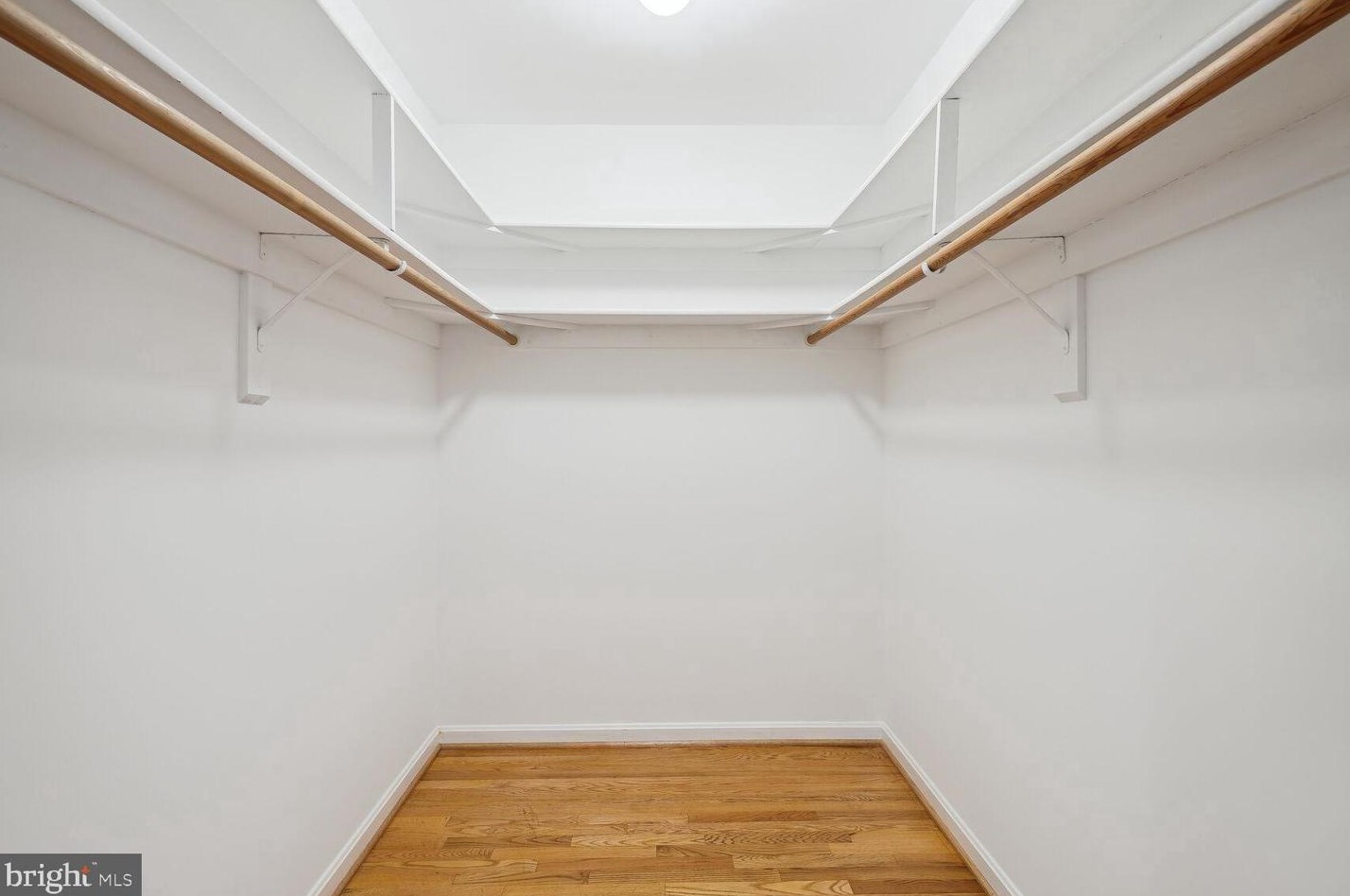 9813 Korman Ct, Rockville MD 20854-2042 exterior