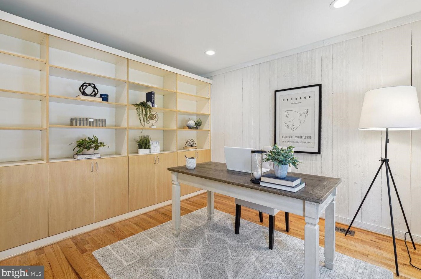 9813 Korman Ct, Rockville MD 20854-2042 exterior