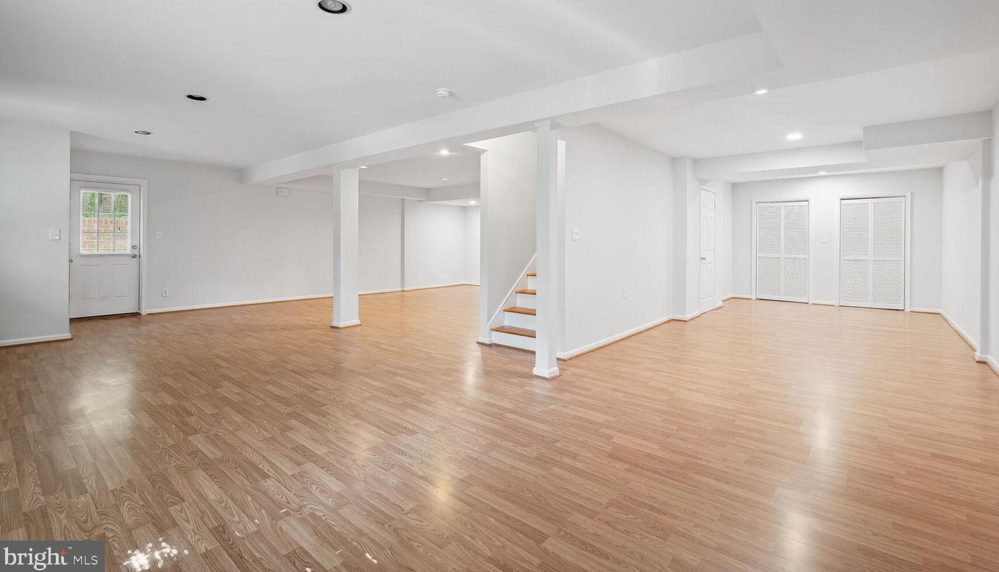 9813 Korman Ct, Rockville MD 20854-2042 exterior