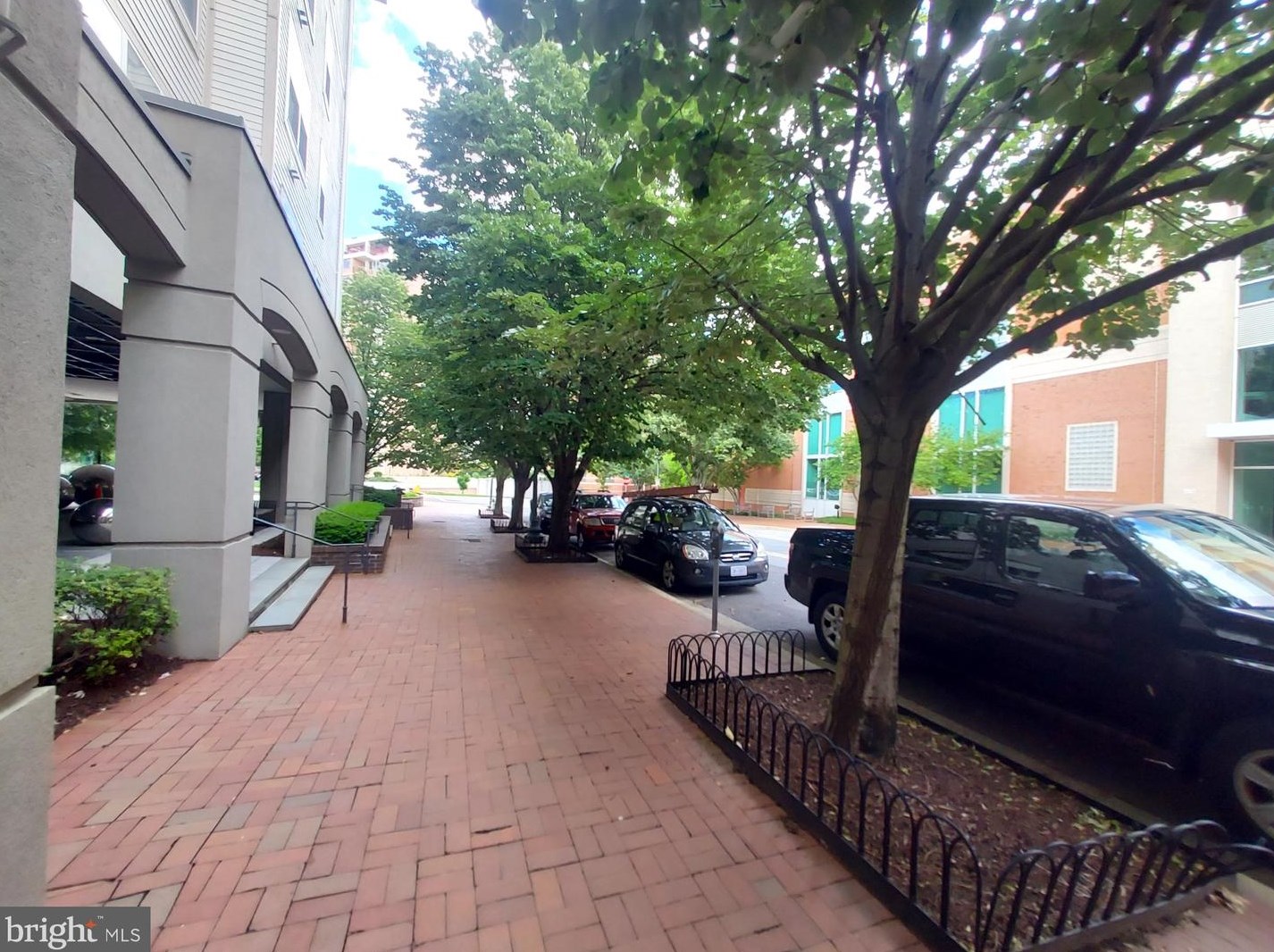 8045 Newell St, Silver Spring MD 20910-4887 exterior