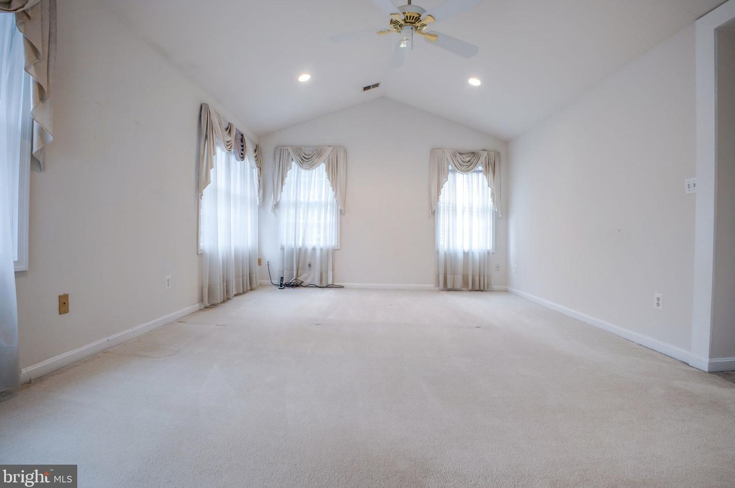 433 Bonifant Rd, Silver Spring MD 20905-5950 exterior