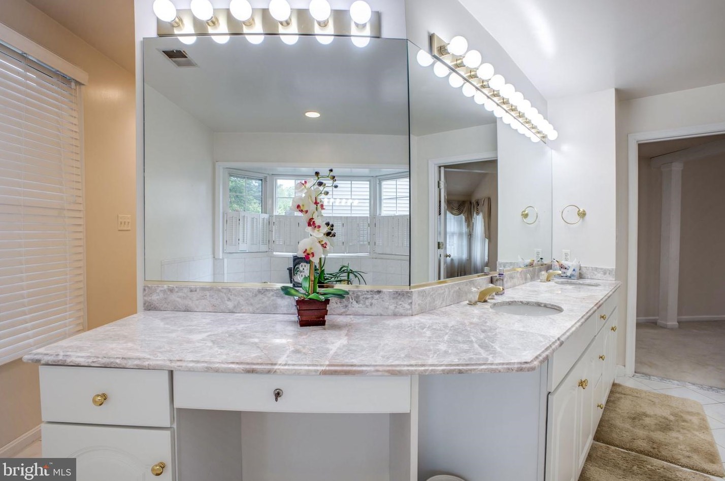 433 Bonifant Rd, Silver Spring MD 20905-5950 exterior