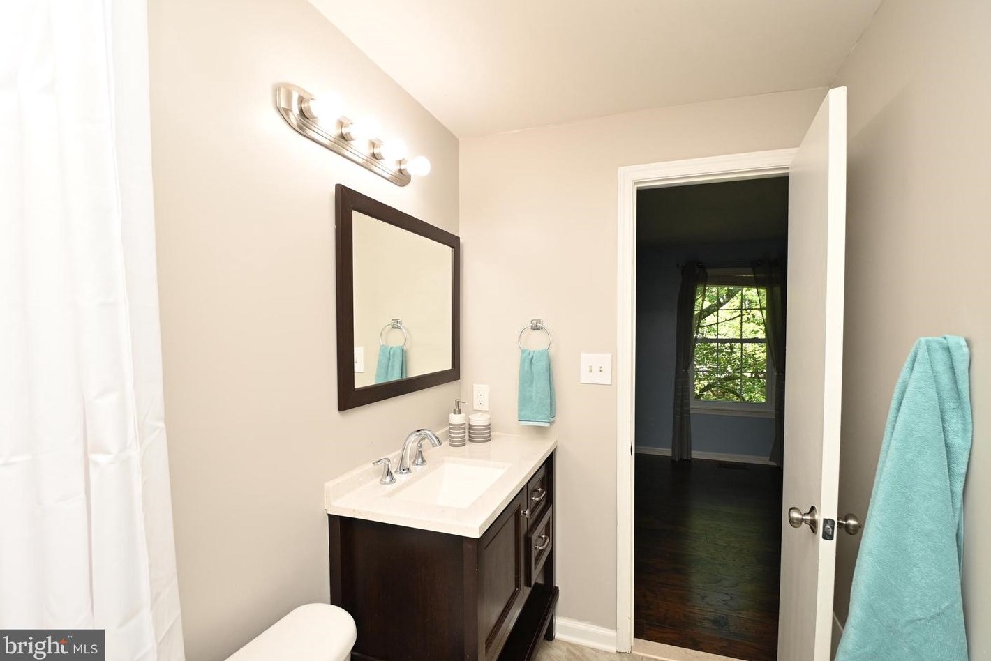 16 Capricorn Ct, Rockville MD 20855-2567 exterior